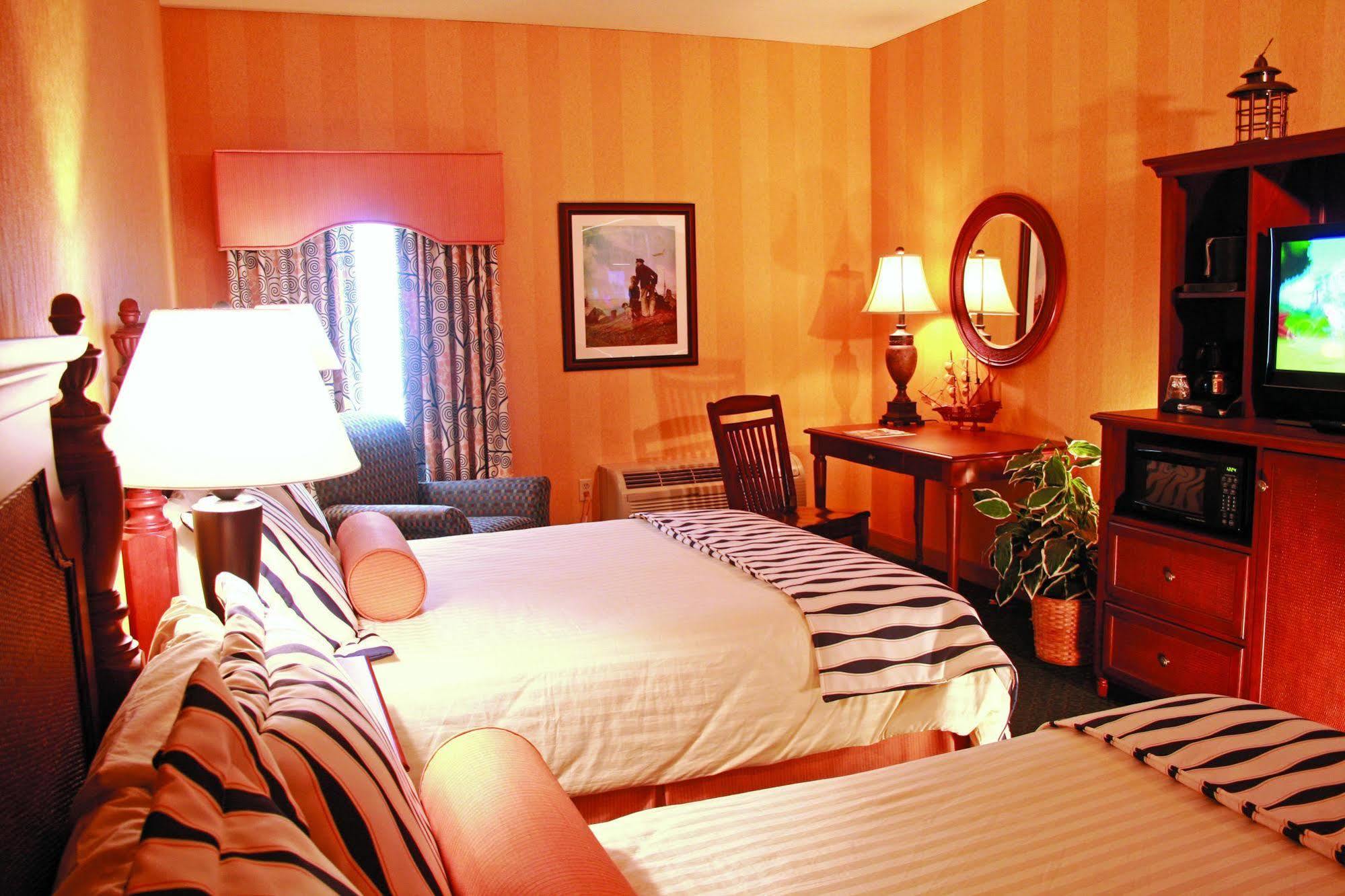 Fulton Steamboat Inn Ronks Room photo